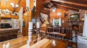Retro Retreat, BBQ, Patio with Outdoor Seating! - Image 4