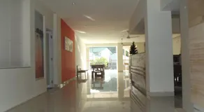 L Bajo Hotel - Image 5