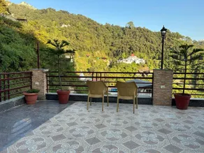 Hotel 7 Heavens - Image 3