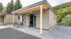 Beautiful Bungalow Near the Lake Beach - Image 4