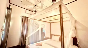 Peak House - Image 2