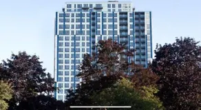 K D Tower Lux Apartment - Image 3