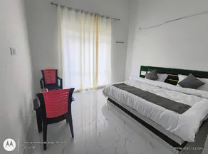 The Royal queen Hotel - Image 5