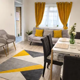 3 Bedroom Family Home with Drive & Garden near South Wimbledon - Image 3