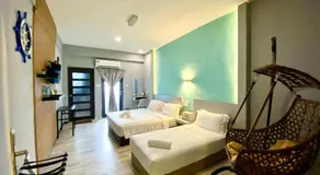 Ang Lee Holiday Stay - Image 2