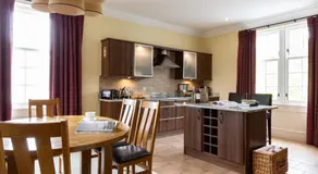 Mansion House Apartments at The Carrick - Image 3