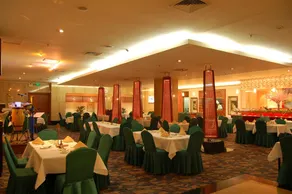 Garden Hotel - Image 4