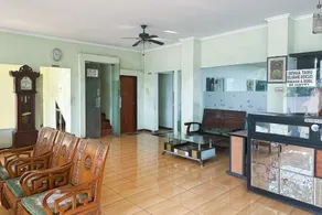 Global Inn Syariah Mitra RedDoorz near Juanda T1 Airport - Image 3