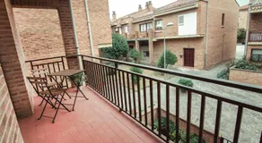 Tres Coronas - Image 4