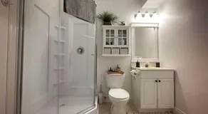 Relax in Style and Comfort in South Bay - Image 4
