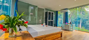 Ocean Lounge Bungalow - Image 2