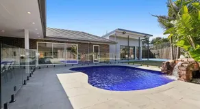 Resort-style family retreat with pool & gym - Image 4