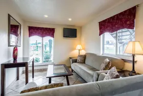 The Magnolia Hotel Searcy - Image 2