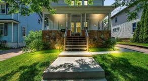 Charming Retreat - Walk to local restaurants, cafes and pubs - Image 3