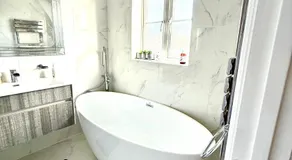 Rose home - Image 3