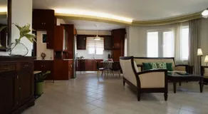 Casa Anthea 3 Bedroom Apartment With Garden - Image 2