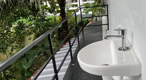 Little Chandhana Guest House - Image 4