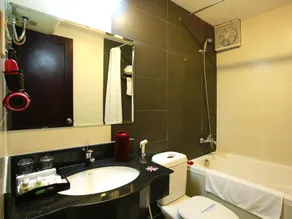 Hue Serene Shining Hotel & Spa - Image 5