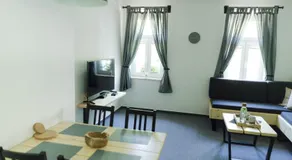 Treehouse Apartments - Image 4