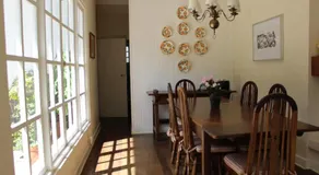 "Charme do Embaixador"- Equipadíssima para 9 pessoas - SAUNA , FORNO PIZZA, PIANO, SKY TV - 5000 m2 de ar puro - Caseiro Mordomia - Image 4