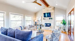 Lago Vista Retreat - Image 3