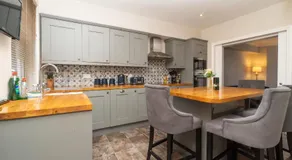 Homely and Modern Maisonette in Vibrant Bristol - Image 3