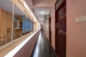 OYO 28738 Abhirami Hotels - Image 3