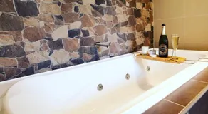 Hickey Vale Farm Lodge Pet Friendly - Image 4