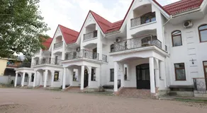 Five Villas Hotel - Image 4