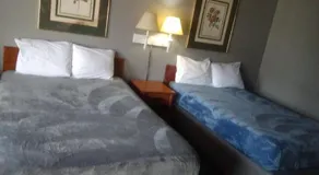 King Bed Hotel Studio 101 - Image 4