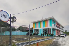 Sans Hotel AVA Palangkaraya by RedDoorz - Image 4