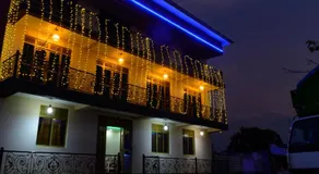 Kanye bridge hotel - Image 3
