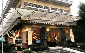 Seruni Hotel Hobbit House - Image 5