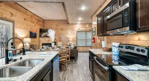 Near Dollywood With Hot Tub, Game Room Home Theater - Image 5