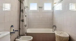 Villa avec piscine privée, terrasse et barbecue | Vue piscine - Image 2