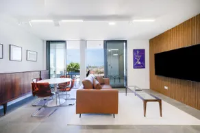Stylish Sea View 2BR Apartment by HolyGuest - Image 2