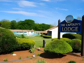 Captain's Lodge Motel - Image 5