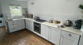 Fermaine, 50m from sea, garden, dogs, town centre - Image 5