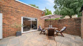 Cosy 3 BEDROOM Home with Garden, Ealing - Image 4