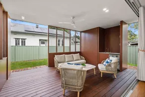 Family Home in Mayfield With Stylish Interior - Image 4