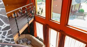 Spring Chalet - Image 3