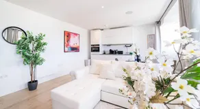 Stylish Retreats on Olympic Way - Image 4