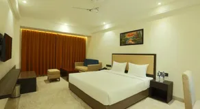Centrum Hotel by Brijwasi - Image 2