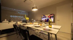 Luxury Gallery Stay - Image 4