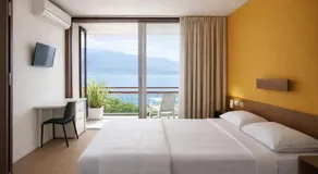 Hotel Lido Lakefront - Image 2