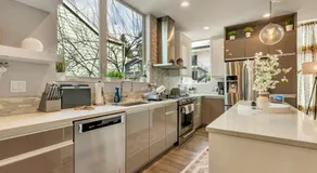 Standalone Modern townhouse in Seattle - Image 3