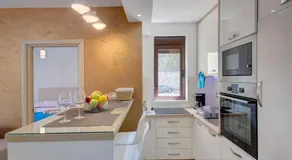 Apartment Medusa - Image 3