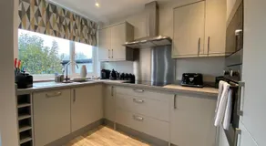 Meadow House - Image 2