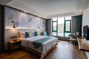 Huayu Mountain Villa - Image 2