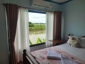 Rak Bua Hotel - Image 2